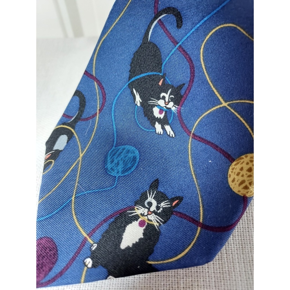 HSUS Humane Society Cat Yarn Mens Silk Tie Necktie Blue Classic Novelty USA 57"L